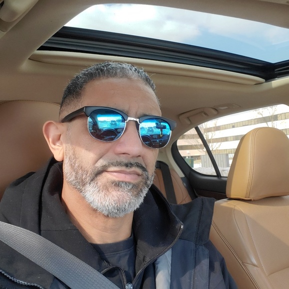 Meet your Posher, Quenlly - Picture 1 of 1